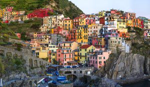 צ׳ינקווה טרה – לחיות בציור